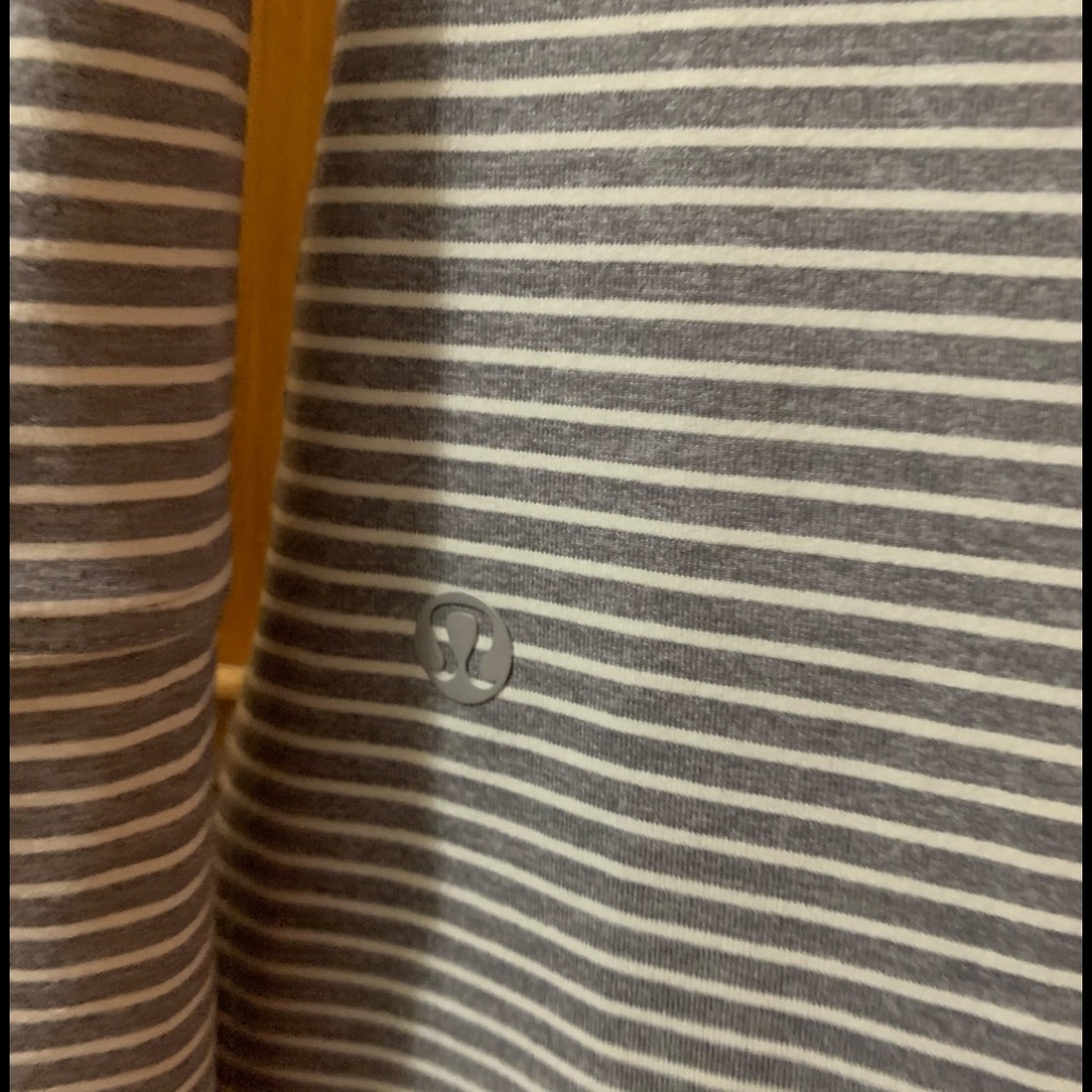 Lululemon Long Sleeve Top - Picture 7 of 10